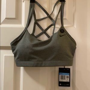 Nike sports bra NWT size M